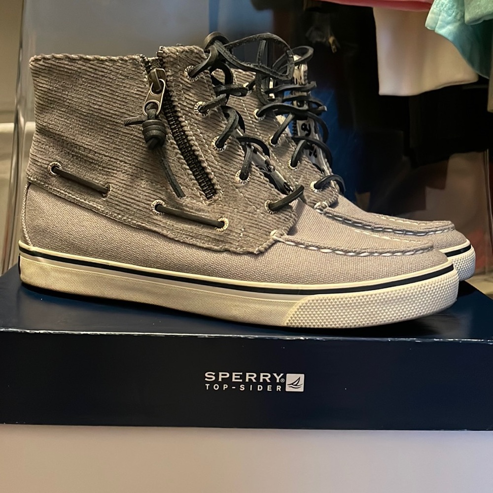 Sperry Top-Sider high top boat shoes women’s 7.5